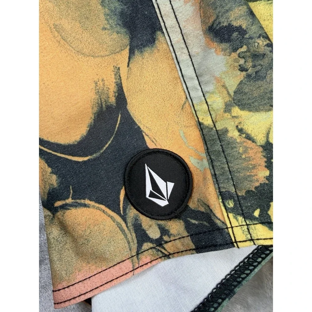 Volcom Stoneys Board Shorts Men's Size 32 Abstract Marble Watercolor Print Swim